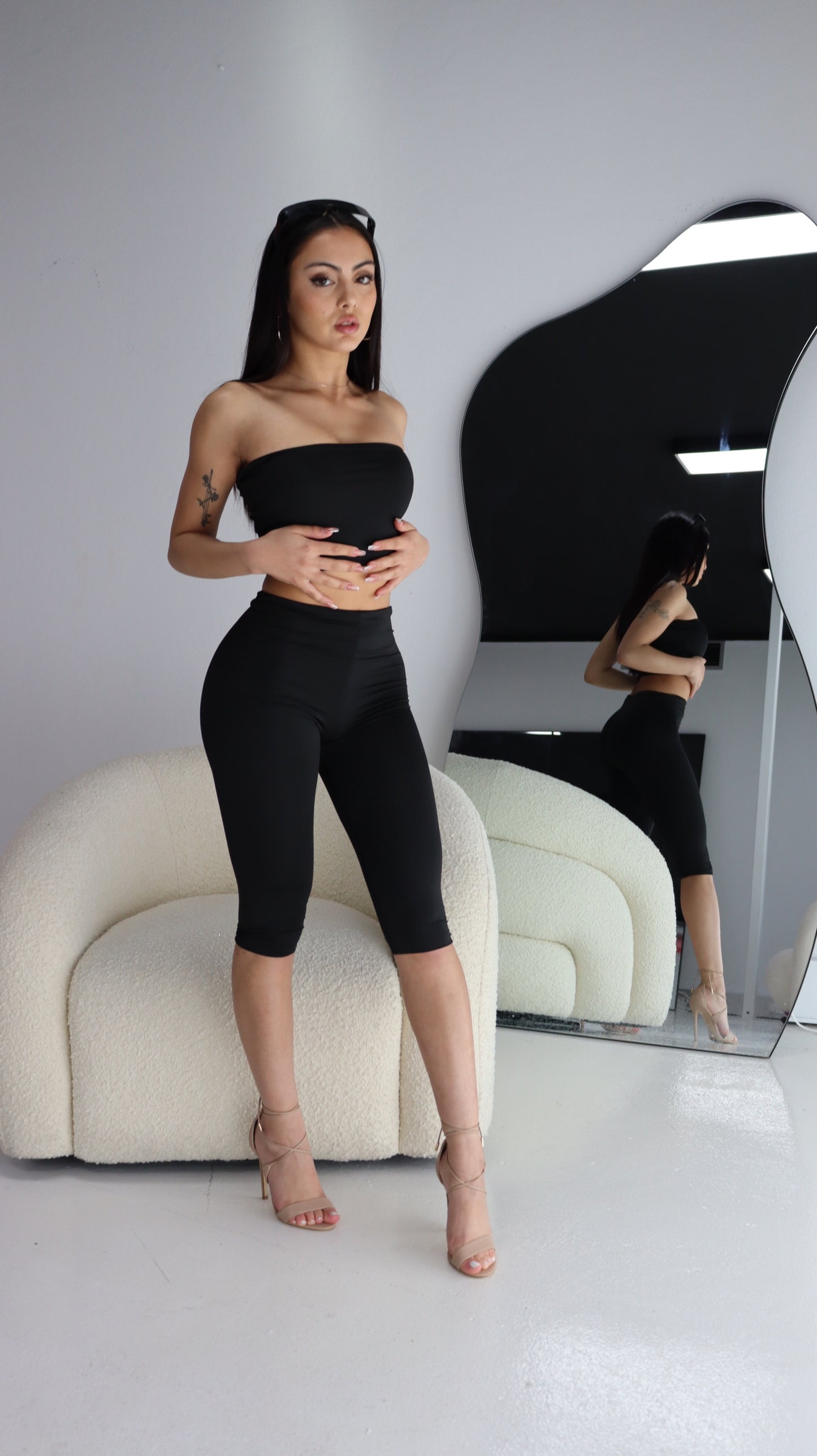 The Bettina Crop Leggings - Black Liquorice